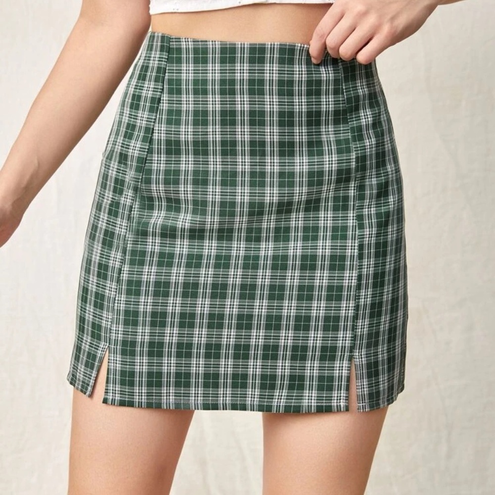 3/$15 NWT Green Plaid Mini Skirt Size medium